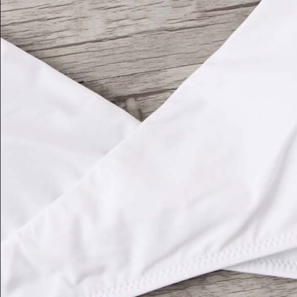 Halter Top with low Rise bikini - Picture 6 of 7